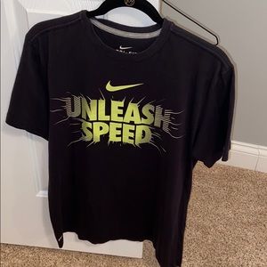 Men’s Nike Dri-Fit Size M Unleash Speed shirt